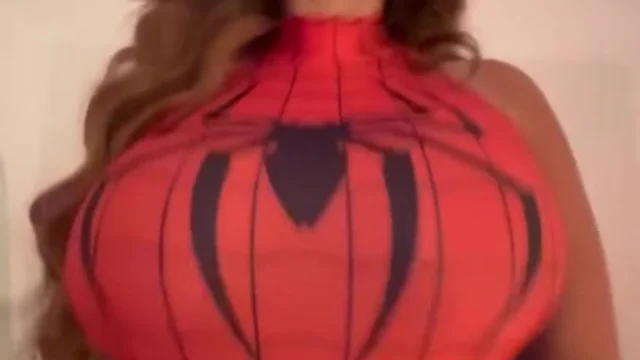 Slutty Spiderwoman Salomé Larrea Muñoz Fucks until gets filled with Spidermans web