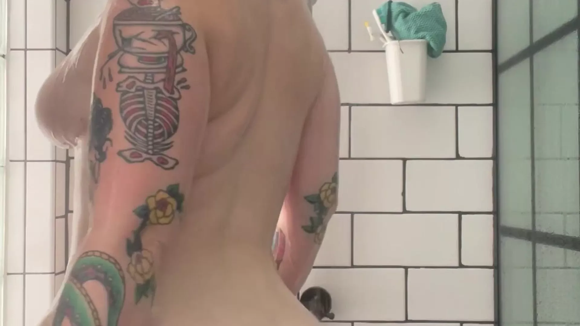 Cute Busty Therealegg hot shower session leak