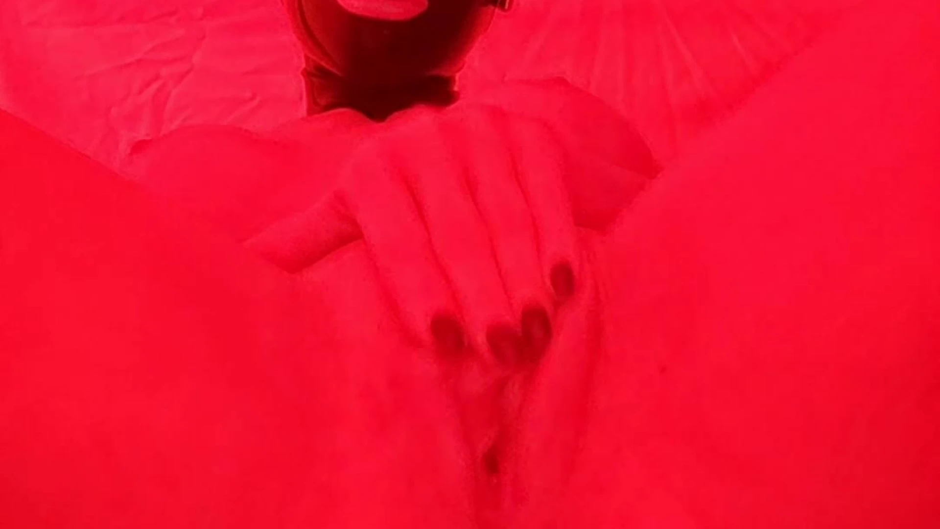 Pussy play in red light – Lola Noir Onlyfans video leaked