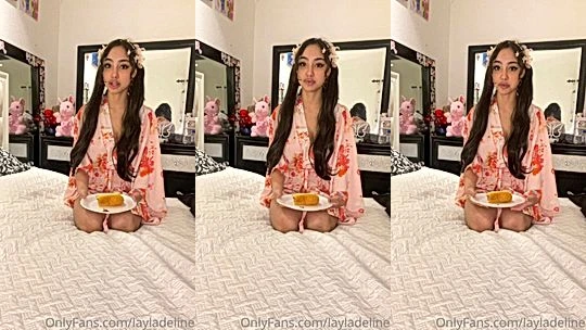 layladeline teasing in her japanese silk yukata in bed