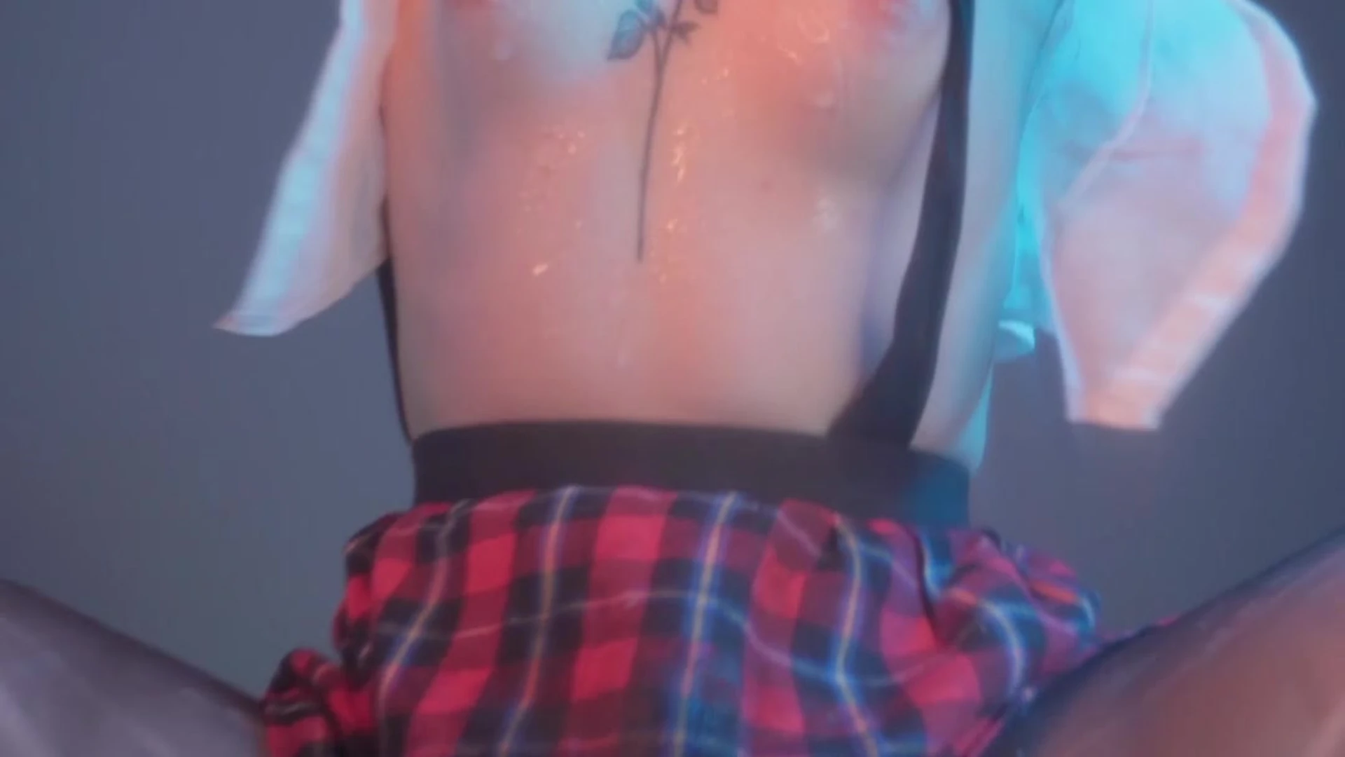 Nerdy school girl – Creamy Spot HOT