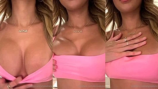 hot babe Alyssa Kulani teasing her perky tits in pink top