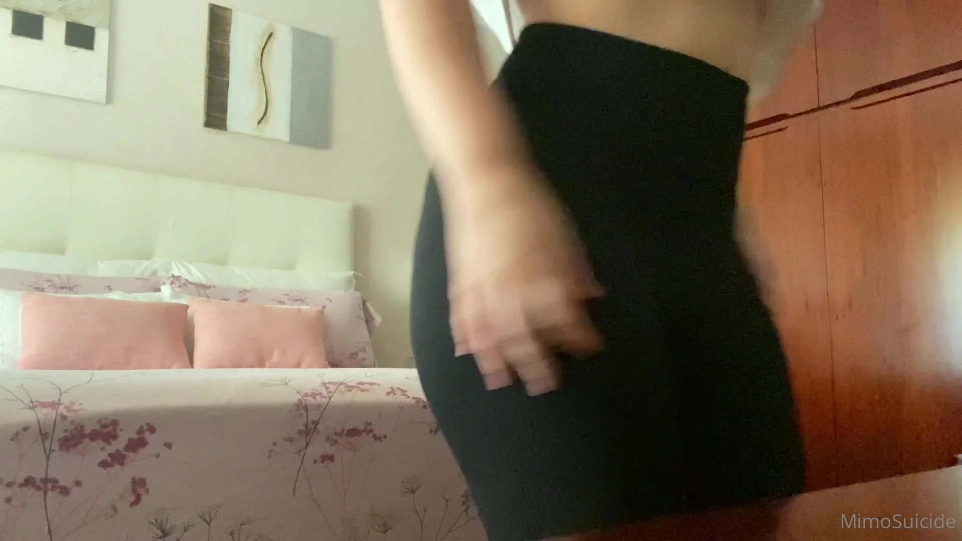 Mimorgue showing of her big booty in garter belt lingerie