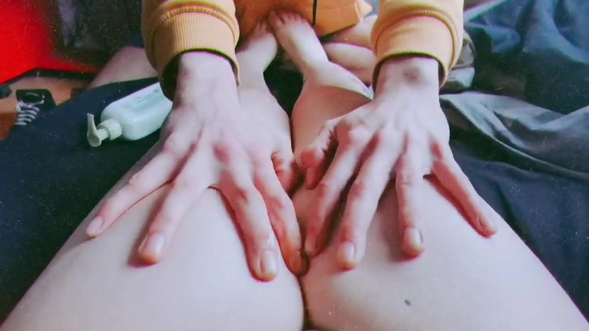 Mimorgue teasing her feet and toes while massaging her thighs